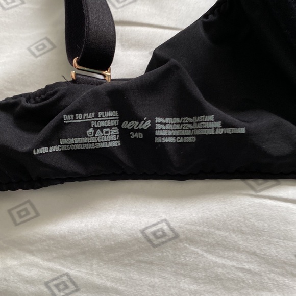 Super Adjustable Aerie Bra - Picture 4 of 6
